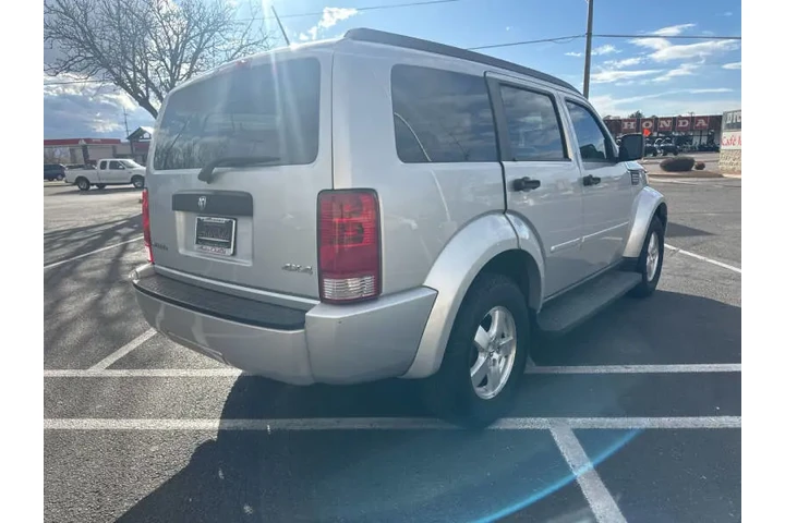 2008 Nitro SXT image 9