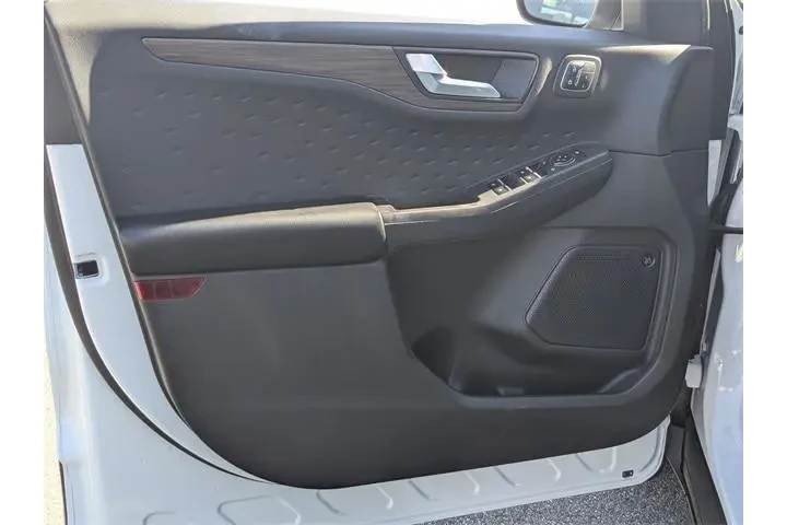 $21722 : Ford Escape Hybrid 2020 Tita image 9