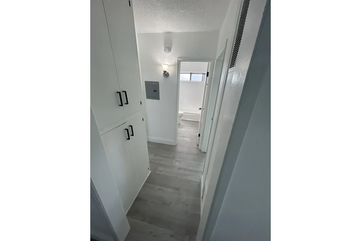 $2395 : **APARTAMENTO REMODELADO ** image 4