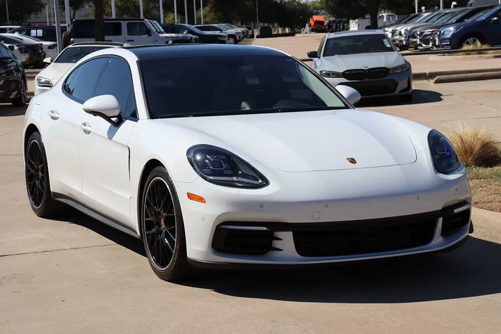 $50993 : 2018 Panamera 4 image 3