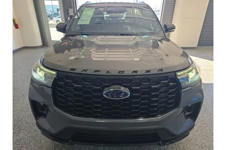 $38999 : Ford Explorer 2025 ST-Line 4 image 2