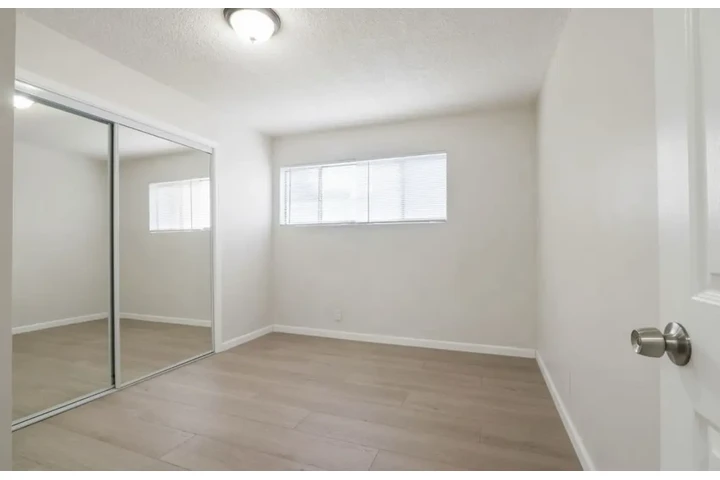 $1965 : 2Bedroom 1Bath Apt In Downey image 6