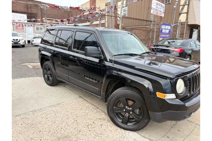 $9995 : 2013 Patriot Latitude image 2