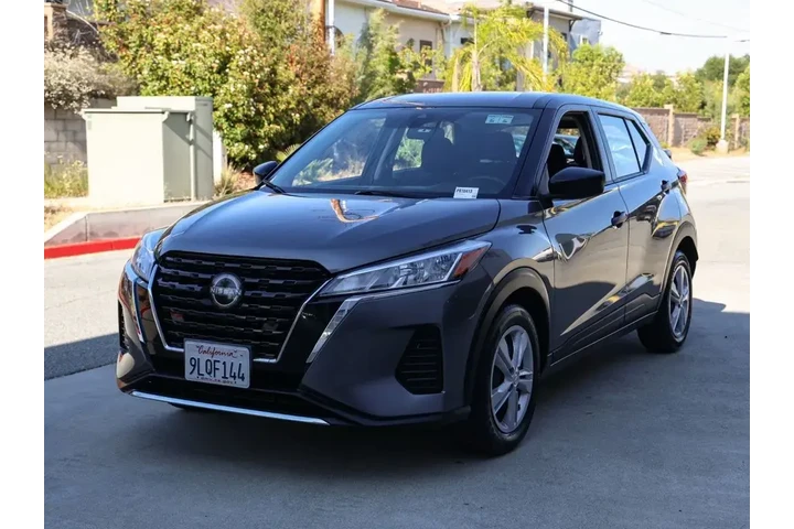 $17934 : Nissan Kicks 2024 S 4dr Cros image 8