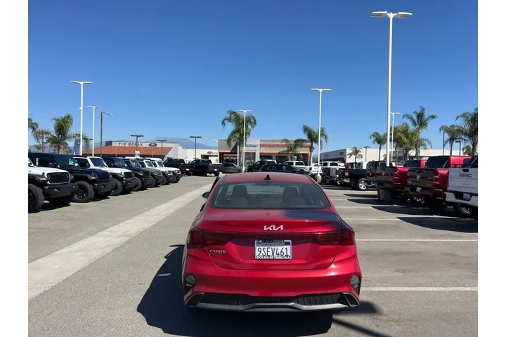 $16805 : Kia Forte 2023 LX 4dr Sedan image 7