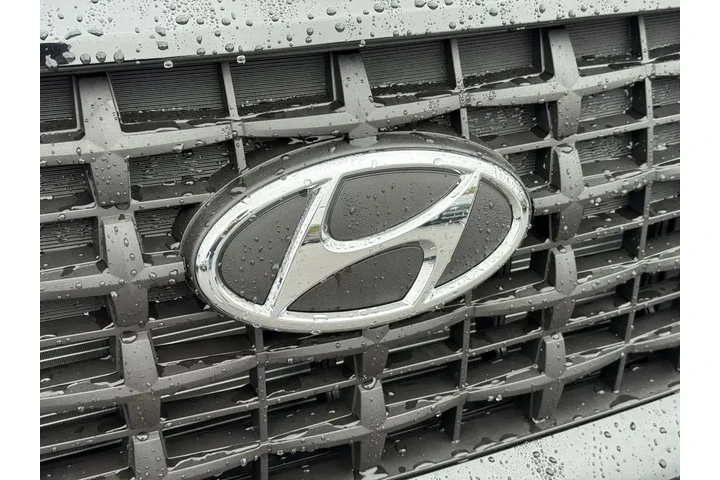 $22415 : Hyundai VENUE 2026 SE 4dr Cr image 6