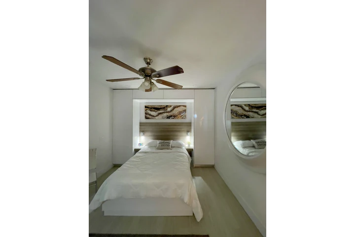 $1500 : Efficency con vista al Lago image 3