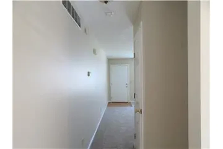 $1595 : Rental property with 3 bedro image 2