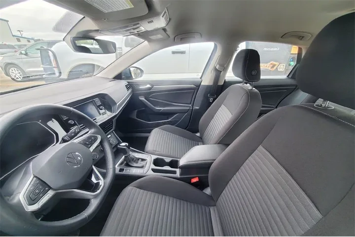$18495 : Volkswagen Jetta 2024 S 4dr image 9