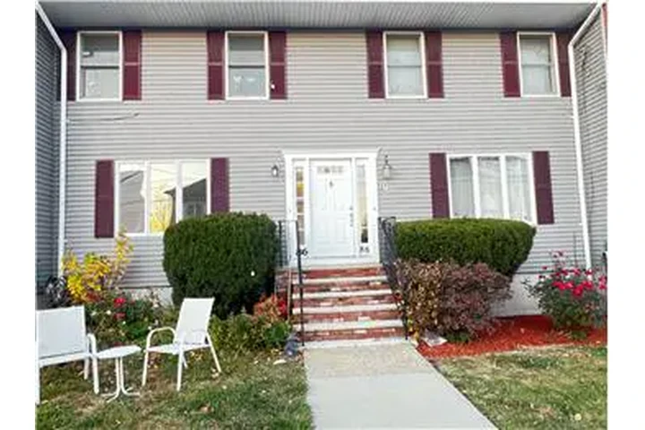 $3700 : Rental property with 3 bedro image 1