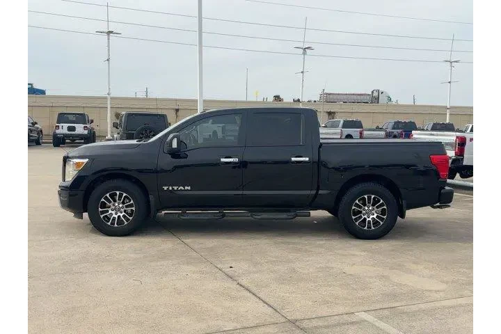 $25495 : Nissan Titan 2021 4x2 SV 4dr image 6