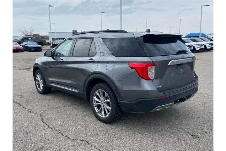 $31182 : Ford Explorer 2023 AWD XLT 4 image 4