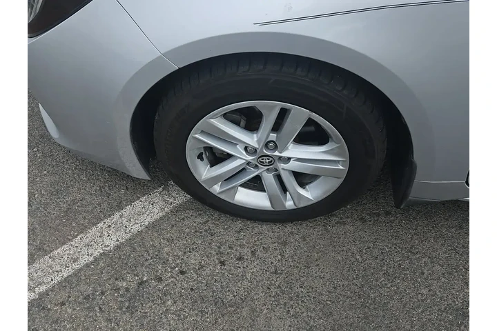 $16500 : Toyota Corolla Hatchback 201 image 3