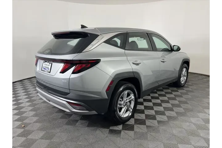 $27905 : Hyundai TUCSON 2025 AWD SE 4 image 8