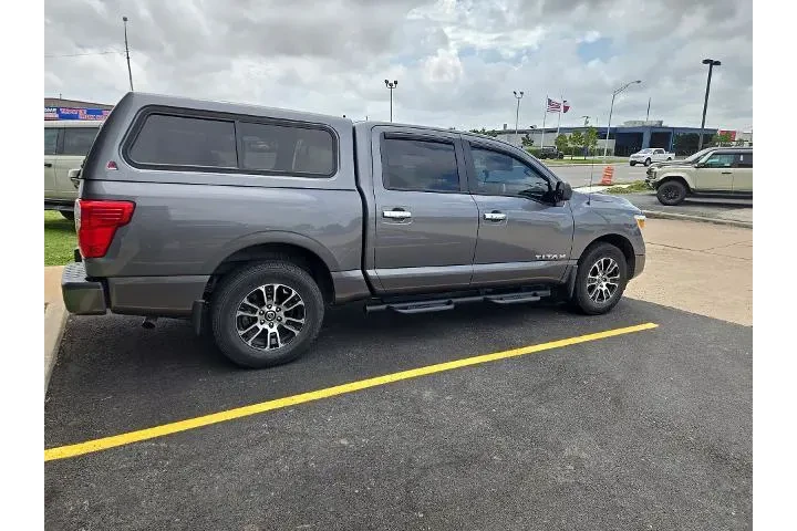$27983 : Nissan Titan 2021 4x2 SV 4dr image 8