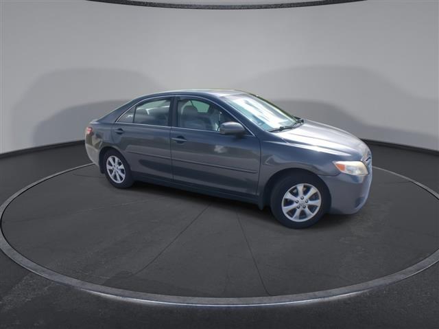 $9000 : PRE-OWNED 2011 TOYOTA CAMRY LE image 2