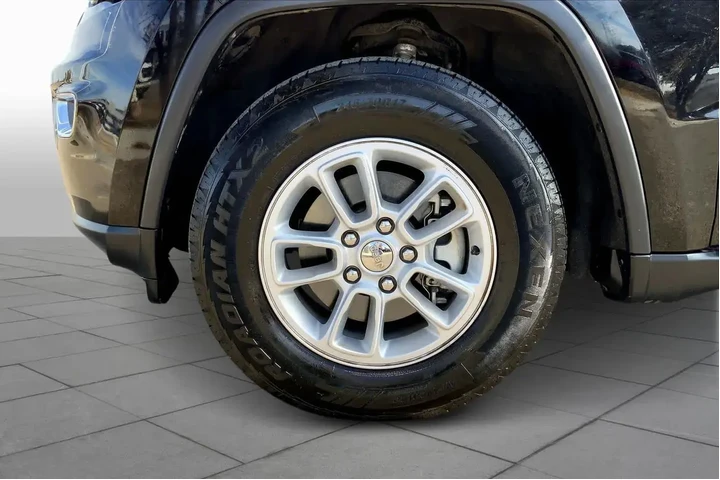 $15806 : Jeep Grand Cherokee 2019 4x2 image 10