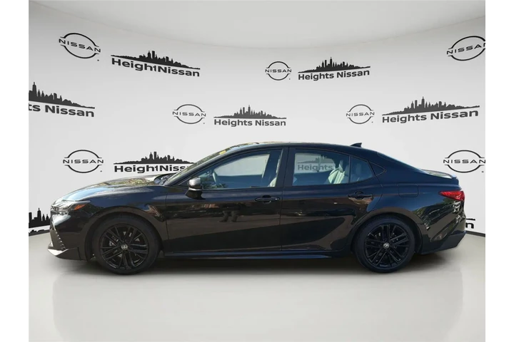 $26990 : Toyota Camry 2025 SE 4dr Sed image 2