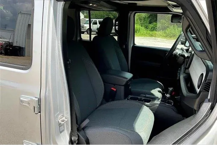 $35558 : Jeep Wrangler 2024 4x4 Sport image 7