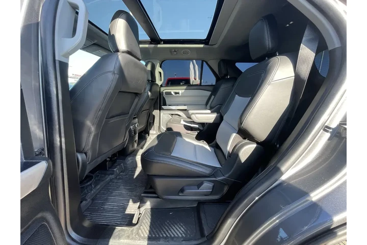 $27759 : Ford Explorer 2023 XLT 4dr S image 5