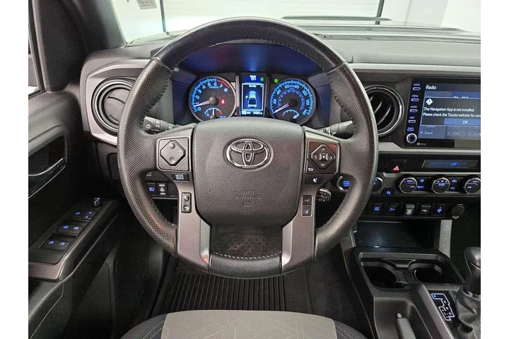 $37998 : Toyota Tacoma 2022 4x4 TRD S image 9
