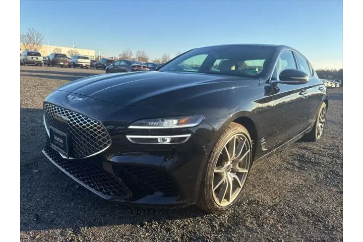 $34990 : Genesis G70 2025 2.5T Standa image 7