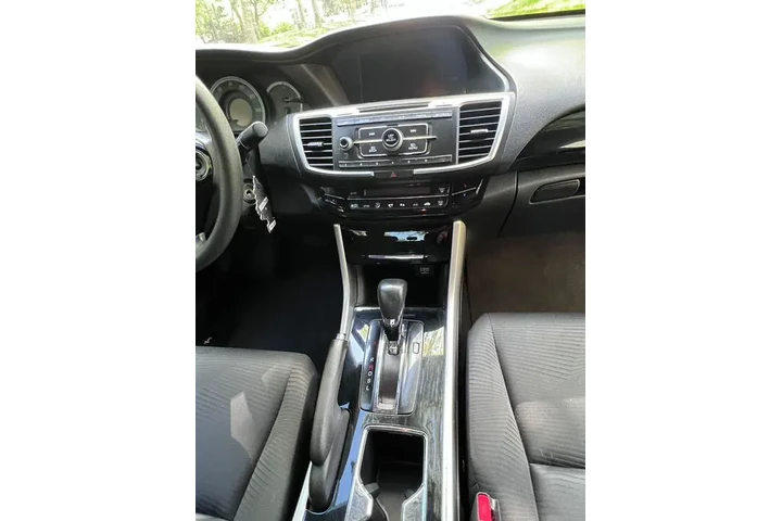 $7495 : Used 2010 Camry 4dr Sdn I4 Au image 10