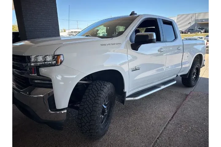 $27083 : Chevrolet Silverado 1500 202 image 2