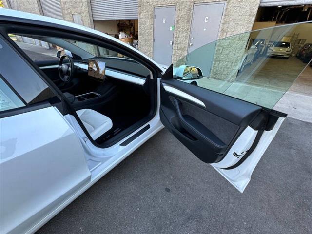 $25000 : 2021 Model 3 Standard Range P image 9