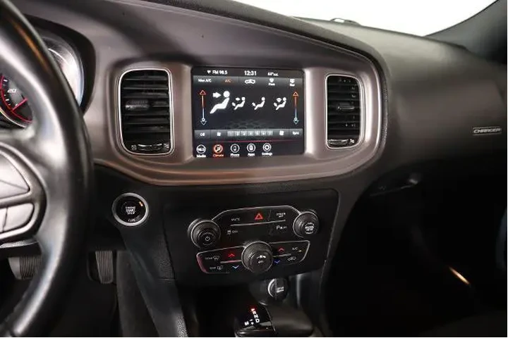 $27435 : Dodge Charger 2023 SXT 4dr S image 5