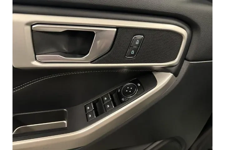 $30829 : Ford Explorer 2022 AWD XLT 4 image 5