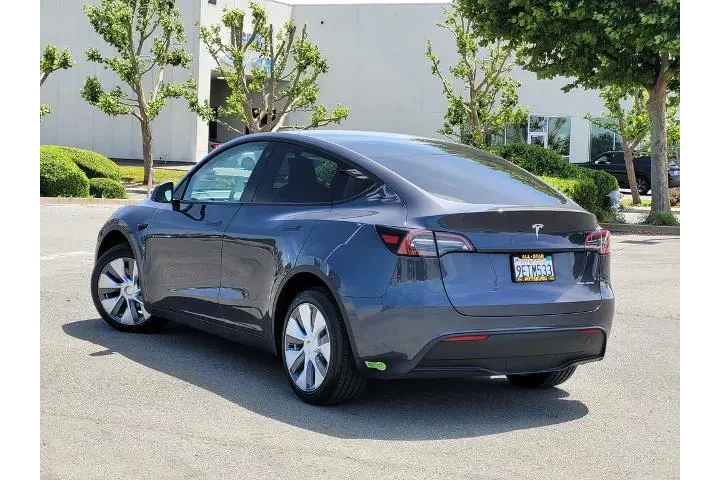 $37500 : Tesla Model Y 2023 AWD 4dr C image 6