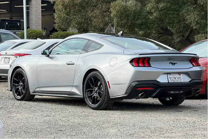 $33205 : Ford Mustang 2025 EcoBoost 2 image 6