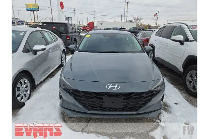 $18289 : Hyundai ELANTRA 2022 SEL 4dr image 2