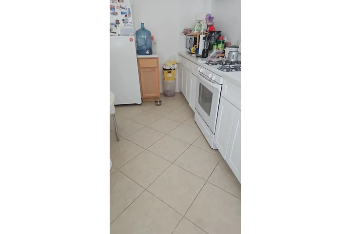 $1100 : Cuarto de renta /N.Hollywood image 5