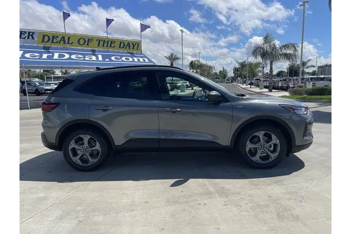 $23888 : Ford Escape 2025 ST-Line 4dr image 9