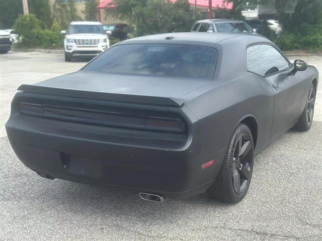 2012 DODGE CHALLENGER image 7