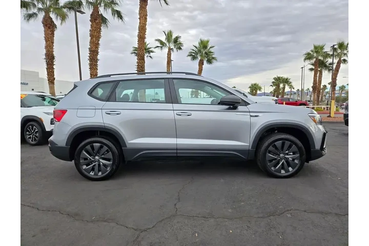 $17994 : Volkswagen Taos 2023 S 4dr S image 7