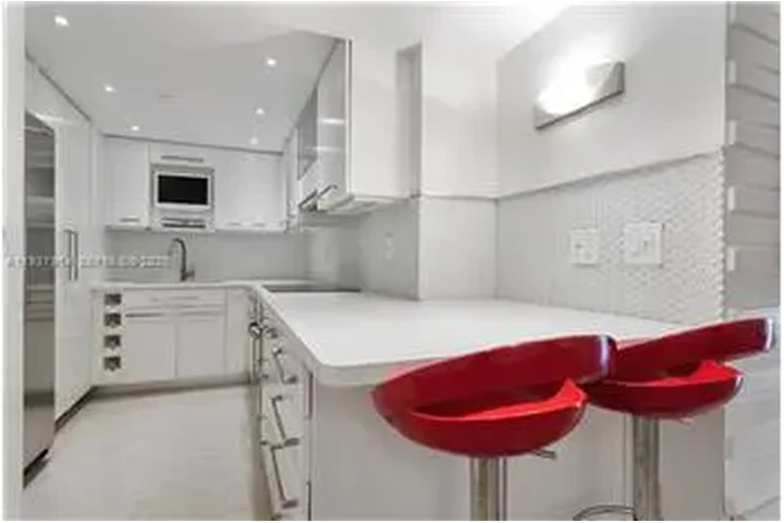 $4800 : Rental property with 2 bedro image 3