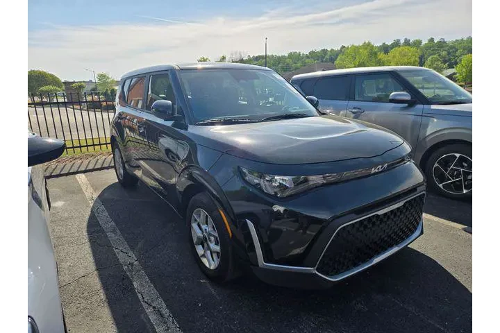 $24200 : Kia Soul 2025 LX 4dr Crossov image 3