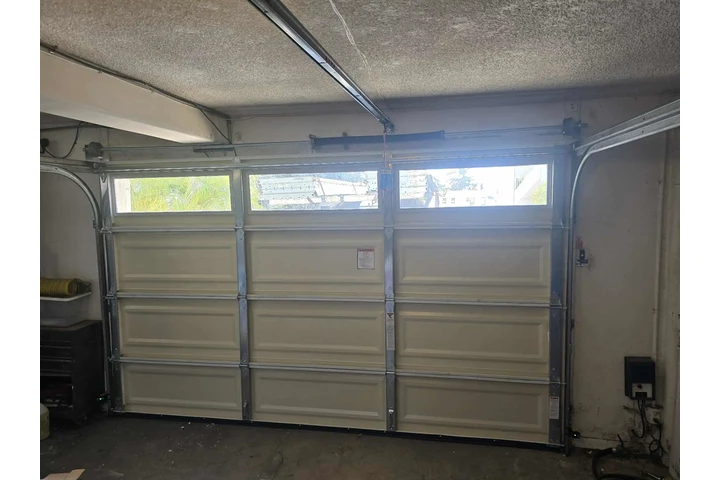 Rollup w/top window garag door image 3