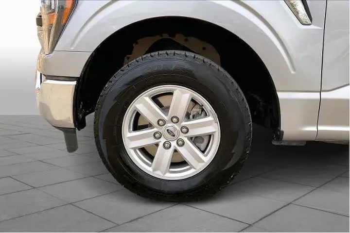 $31904 : Ford F-150 2023 4x2 XLT 4dr image 10