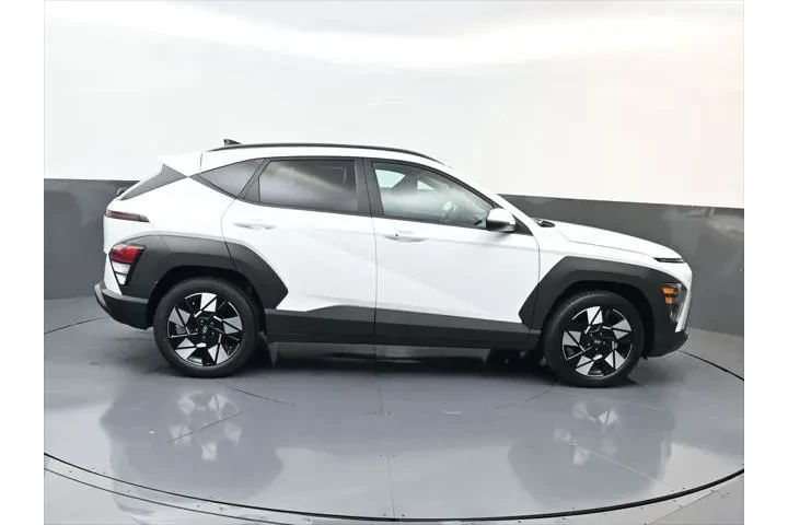 $23488 : Hyundai KONA 2025 SEL 4dr Cr image 2