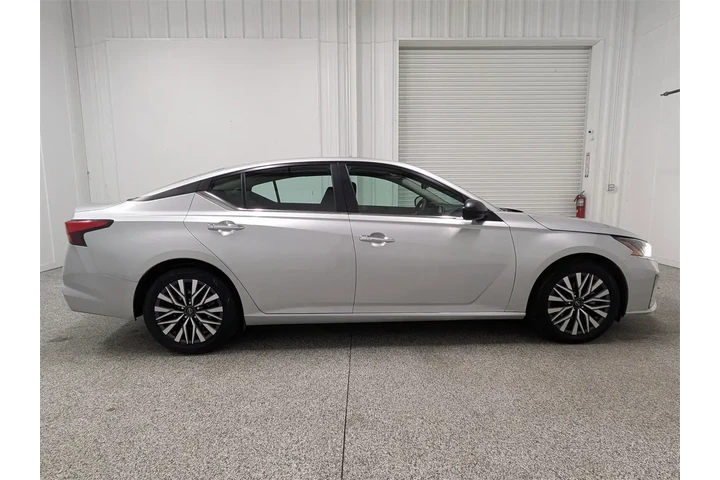 $21897 : Nissan Altima 2024 2.5 SV 4d image 3