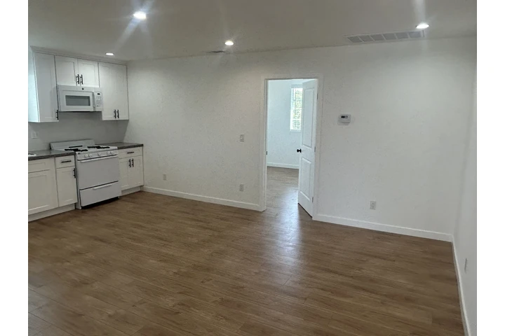 $2675 : 2 RECÁMARAS, 2 BAÑOS, MODERNA image 6