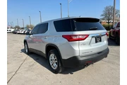 2021 Traverse AWD 4dr LS w/1LS thumbnail