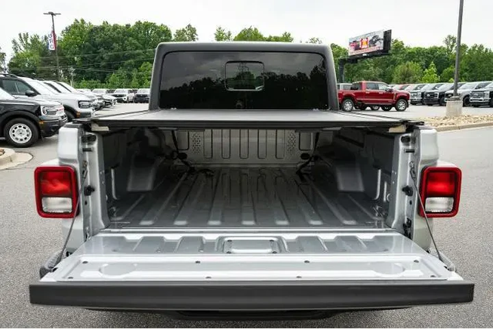 $35987 : Jeep Gladiator 2022 4x4 Moja image 9