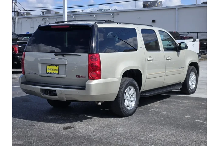 $16992 : GMC Yukon XL 2014 4x2 SLT 4d image 5