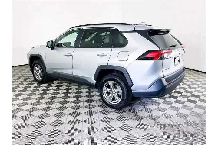 $25800 : Toyota RAV4 2024 XLE 4dr SUV image 5