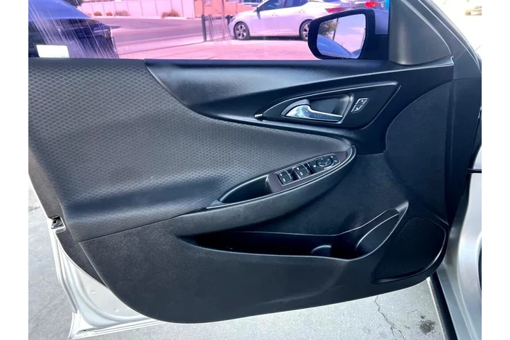 $11500 : 2018 Malibu LT image 10
